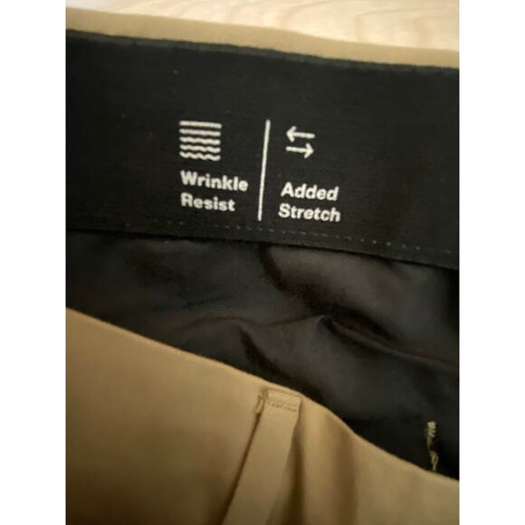 Goodfellow & Co Tech Shorts Men 40 Tan Wrinkle Resistant Stretch Waist Band NWT - Picture 8 of 12